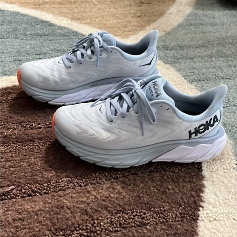 Hoka Arahi 6 women’s size 6